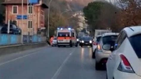 incidente olginate|Incidente a Olginate: Sp72 chiusa e soccorsi urgenti